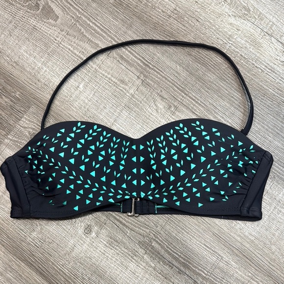 🩶Black and Teal Women's Swim Top - Picture 1 of 3